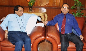 The Governor of Arunachal Pradesh Shri JP Rajkhowa met the Union Minister for Railways, Shri Suresh Prabhakar Prabhu, in New Delhi on March 16, 2016